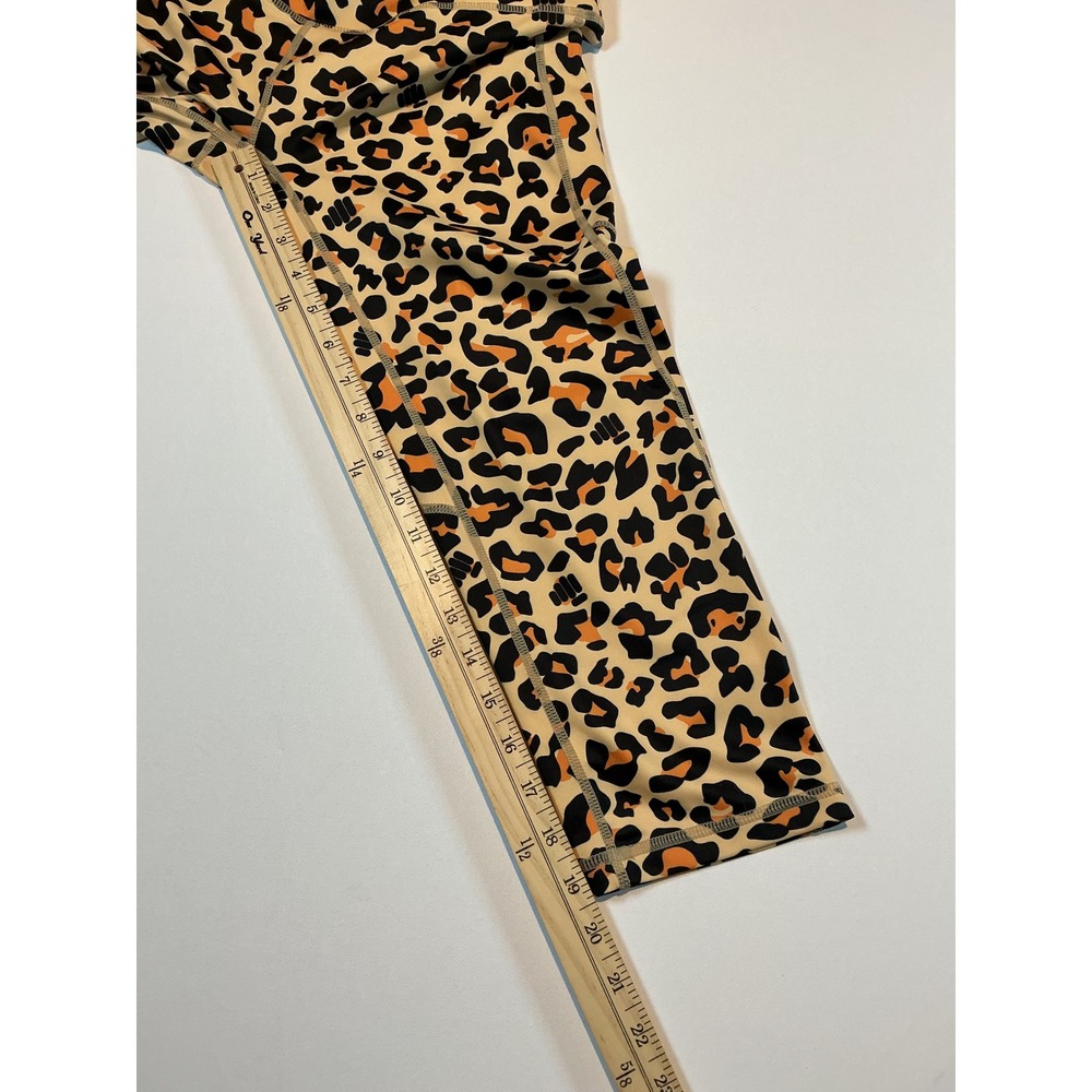 Feed Me Fight Me Leopard Print Capri Leggings Side Pockets Size M - Picture 7 of 7